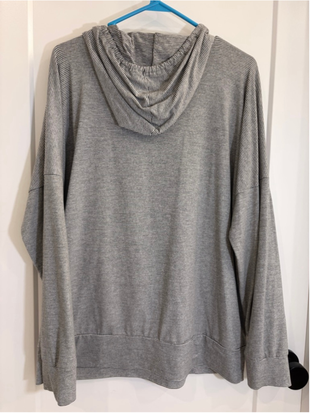 Skechers Gray Striped Hooded Pullover Size Large Lightweight Hoodie - Picture 4 of 4